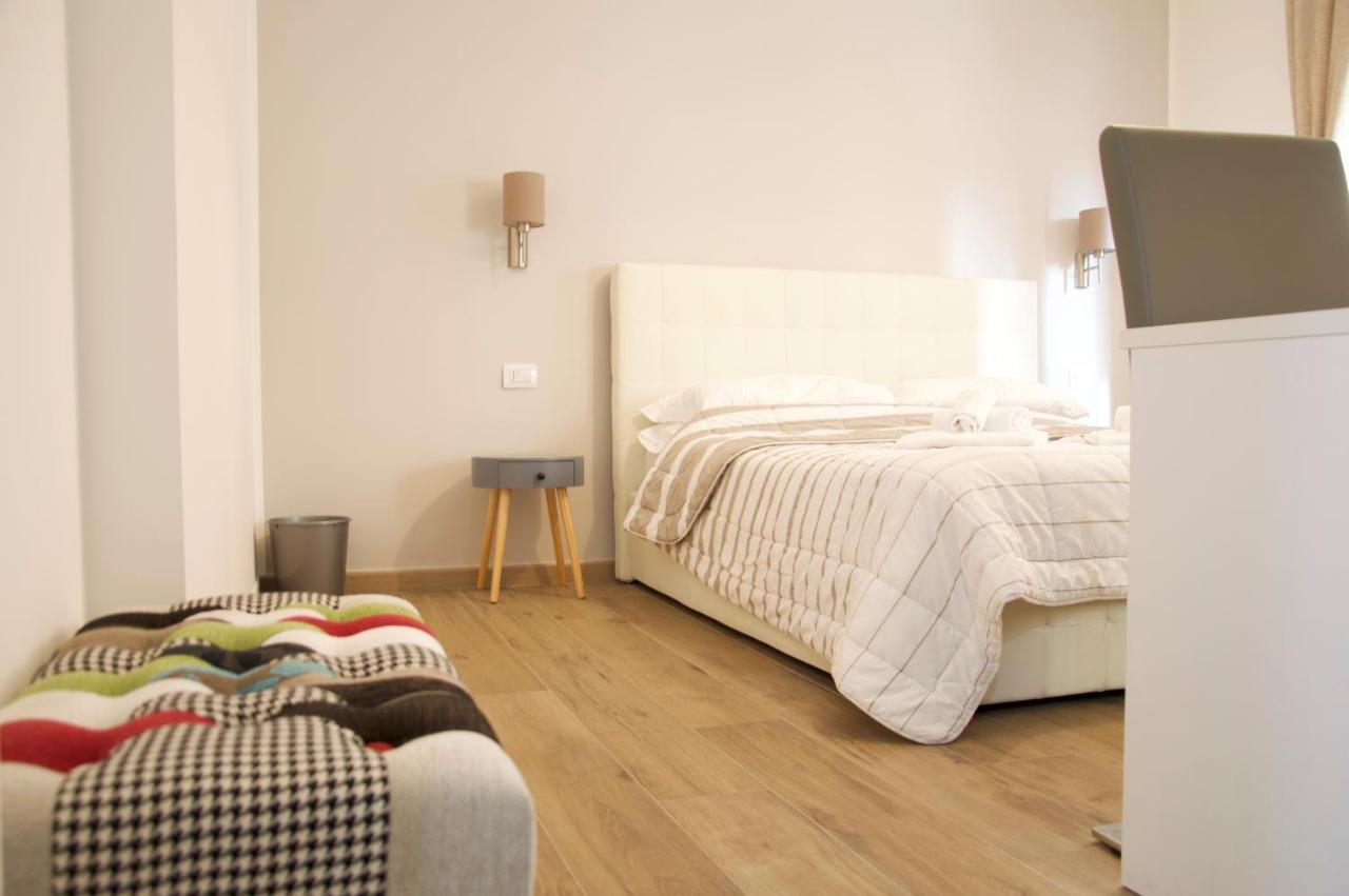 Minerva Rooms Pavia Exterior foto
